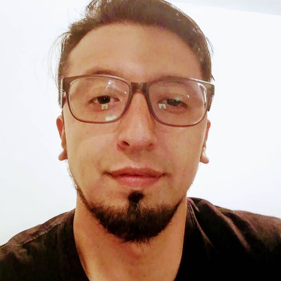 Chris páginas web,desarrollo web,webpages,webapps,sitios web,website,internet,php,vue,react,node,angular,javascript,wordpress,joomla,drupal,woocommerce,prestashop,magento,botones de pago,paymentez,payphone,datafast,developer,developer en español,programador,programador web,programador web full stack
